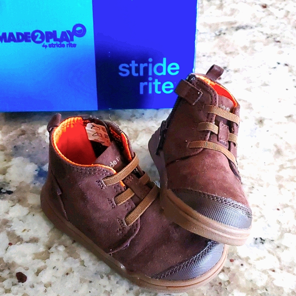 New | Sz 6 | Brown | Stride Rite shoe